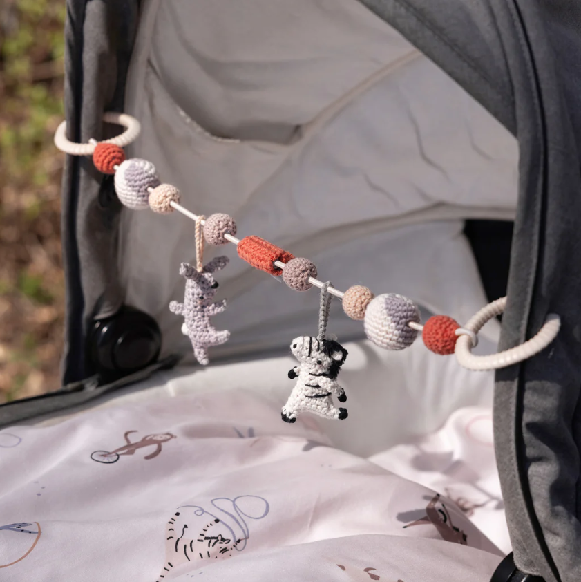 Crochet pram chain, Teeny Toes-2