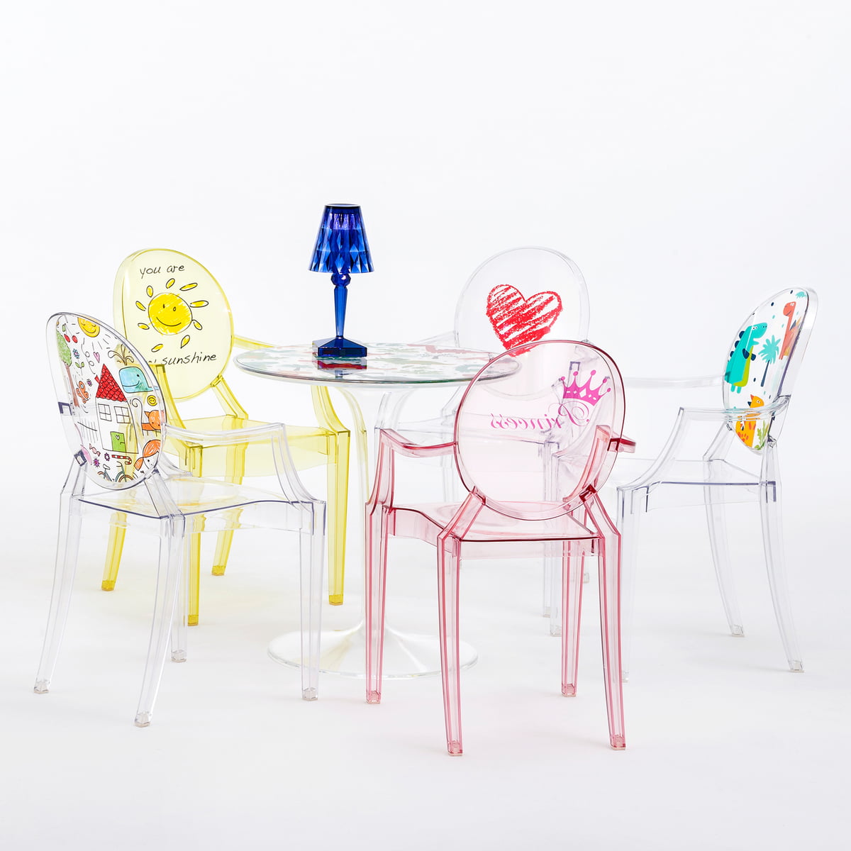 Kartell-Lou-Lou-Ghost-Kinderstuhl-transparent-Ambiente-family2