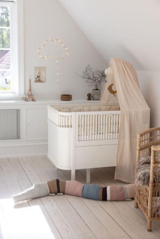 Sebra-classic white-lifestyle-2