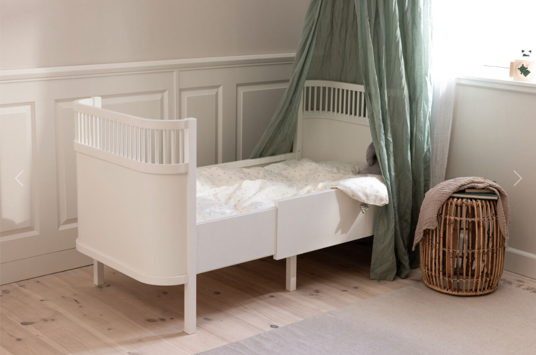 Sebra-classic white-lifestyle-3