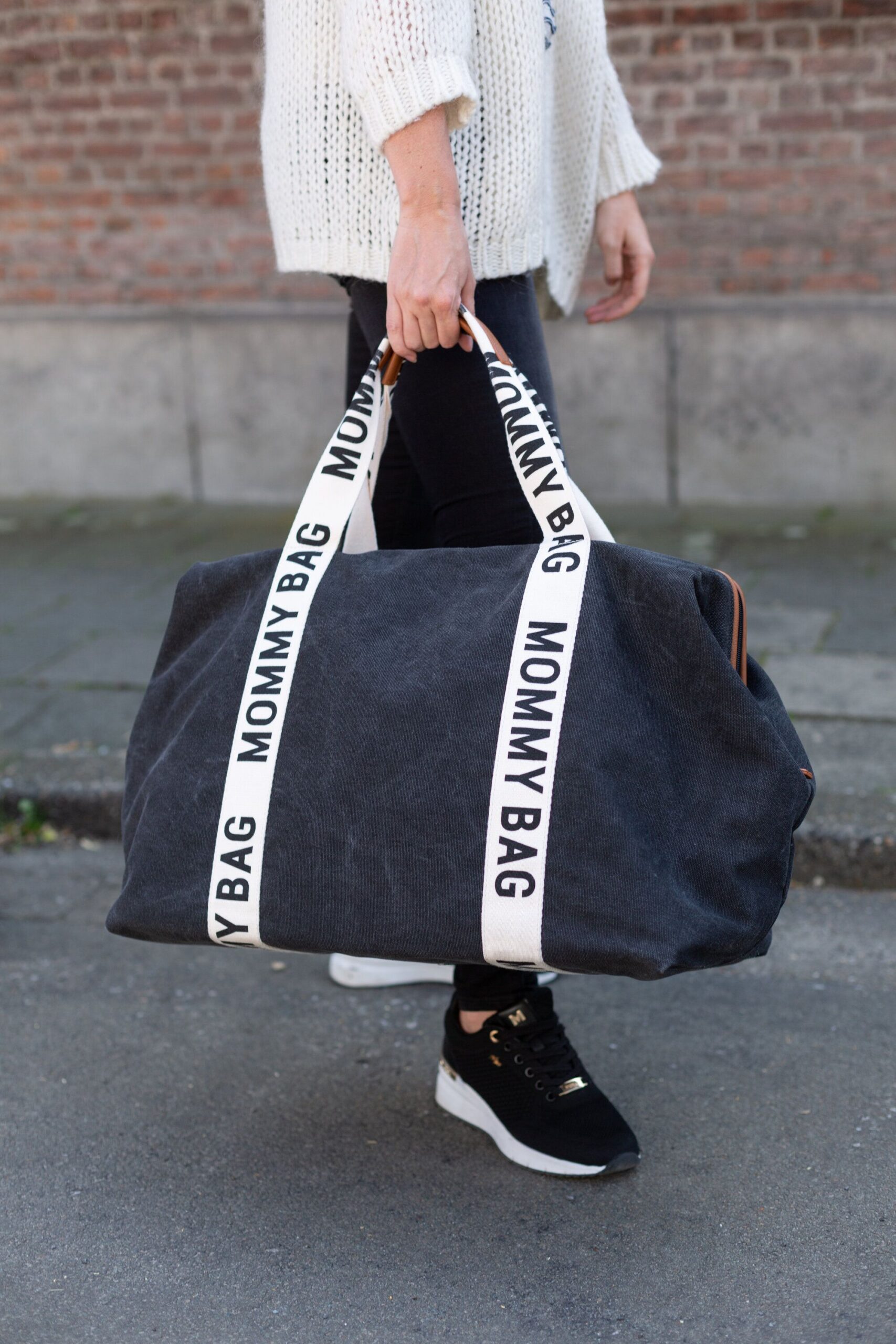 nursery-bag-signature-canvas-black-3